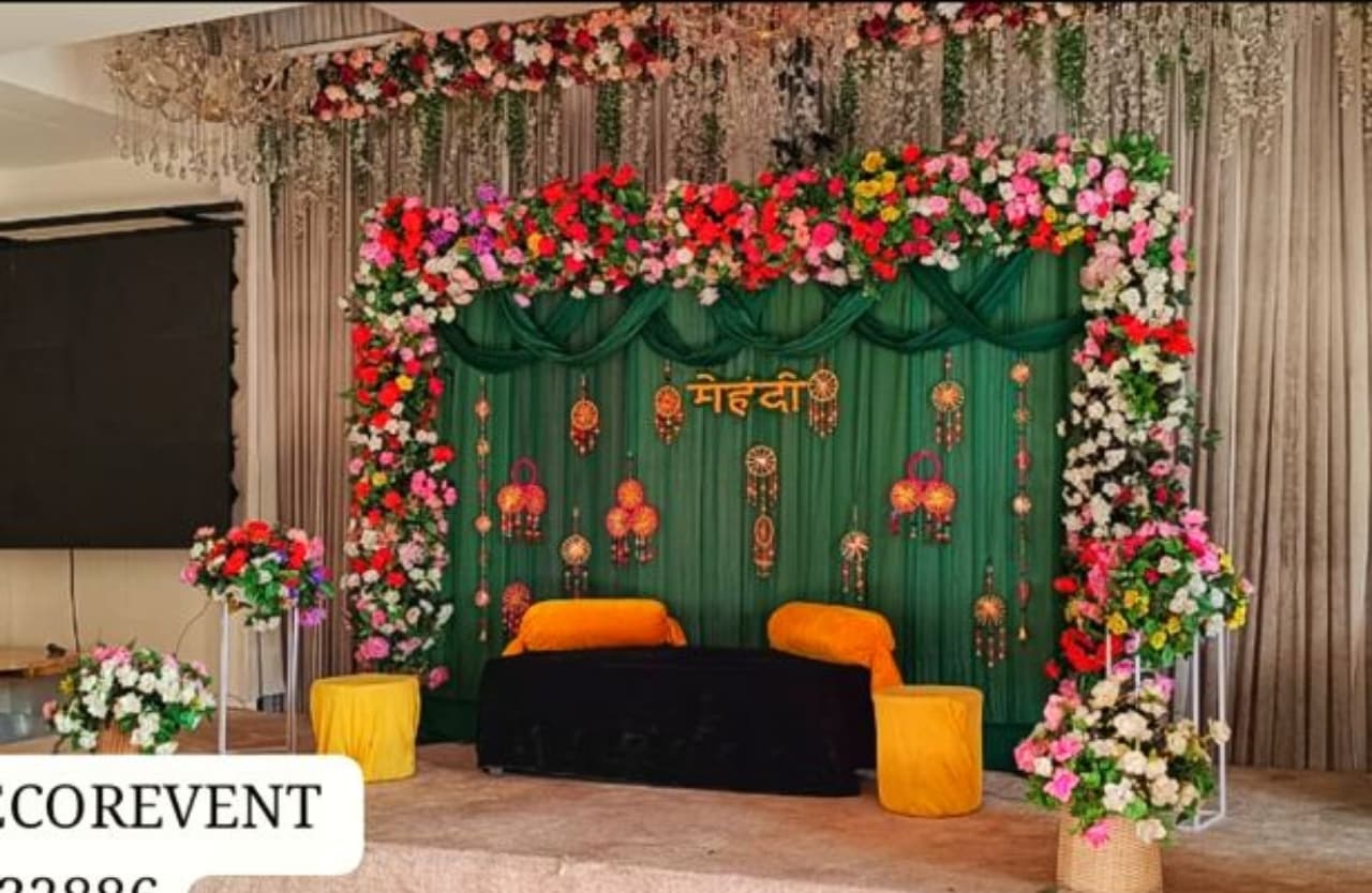 Royal Green Mehndi Floral Setup